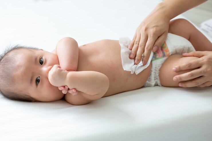 Cara merawat kulit bayi, Perawatan kulit bayi yang sensitif, Kulit bayi sehat dan lembut, Tips menjaga kelembapan kulit bayi, Ruam popok dan cara mengatasinya, Produk perawatan bayi yang aman, Sabun bayi terbaik untuk kulit sensitif, Pelembap kulit bayi 